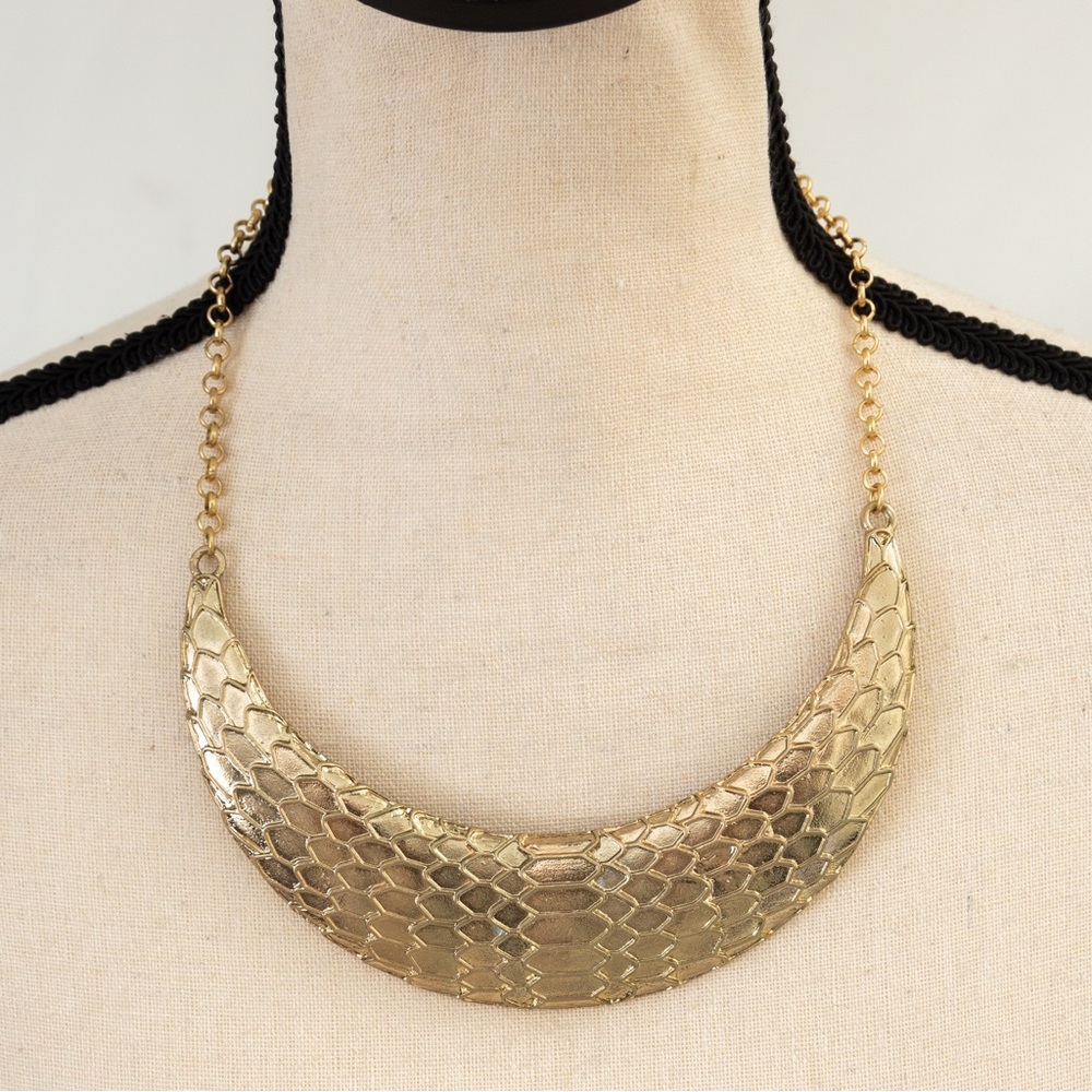 Statement choker necklace textured matte gold Wildlife Heidi Klum